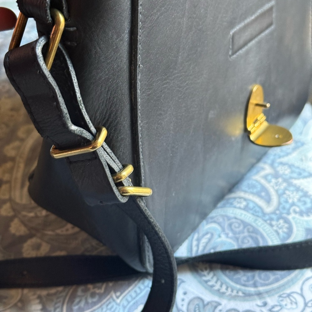 Madewell Black Leather Crossbody Bag Gold Hardware - Picture 5 of 11